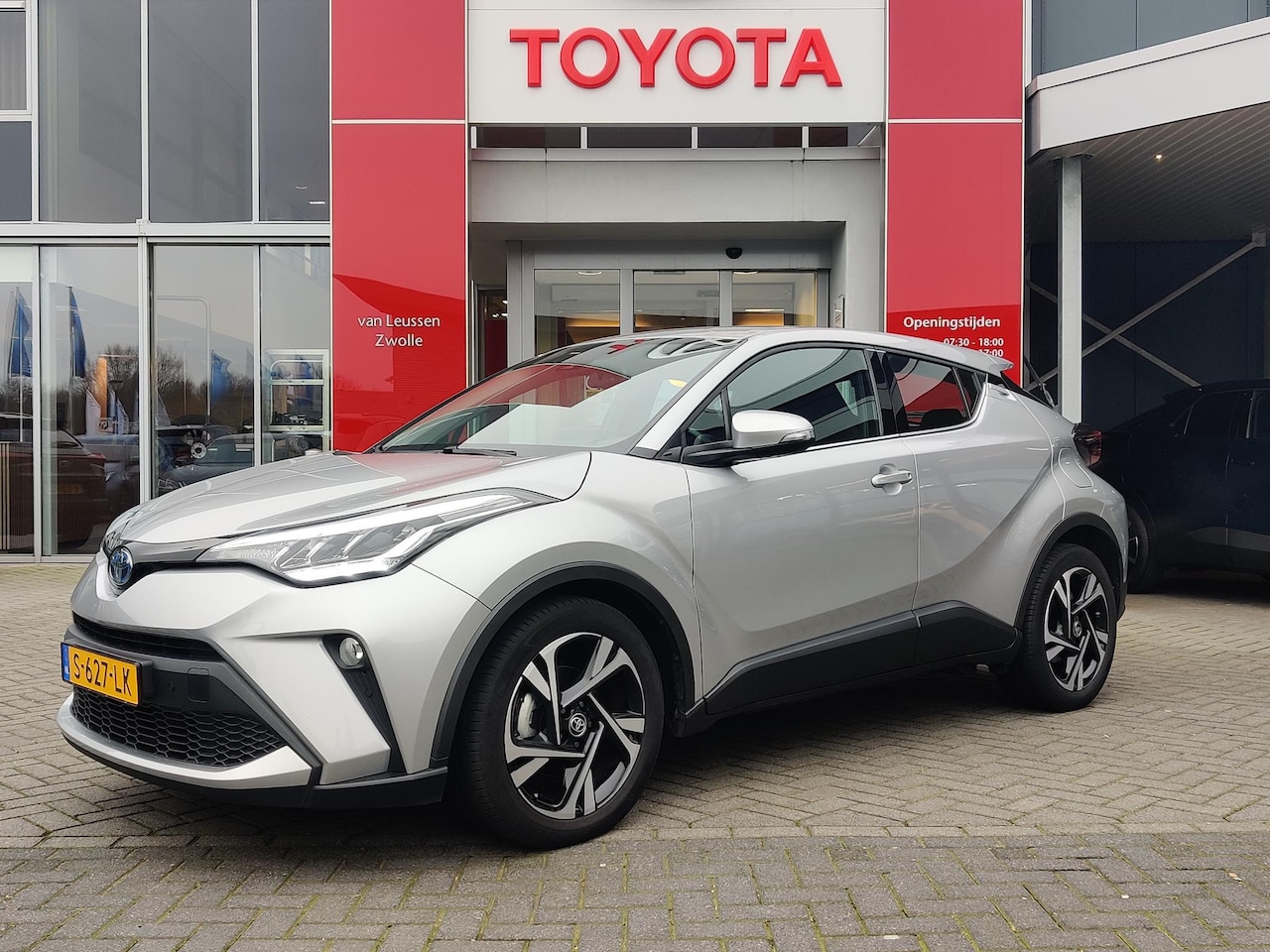 Toyota C-HR - 1.8 Hybrid Dynamic NL-AUTO 1E-EIG NAVI KEYLESS 18"LMV APPLE/ANDROID AD-CRUISE BLUETOOTH PA - AutoWereld.nl