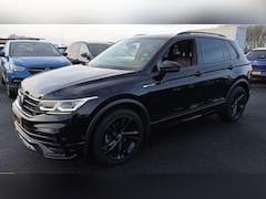 Volkswagen Tiguan - 1.5 TSI R-Line Black Style Pano H/K NAP