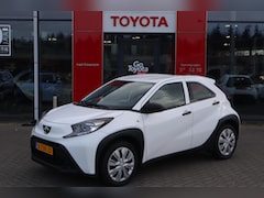 Toyota Aygo X - 5-DEURS AIRCO EL-RAMEN AD-CRUISE LICHTSENSOR LAGE-KMSTAND NL-AUTO