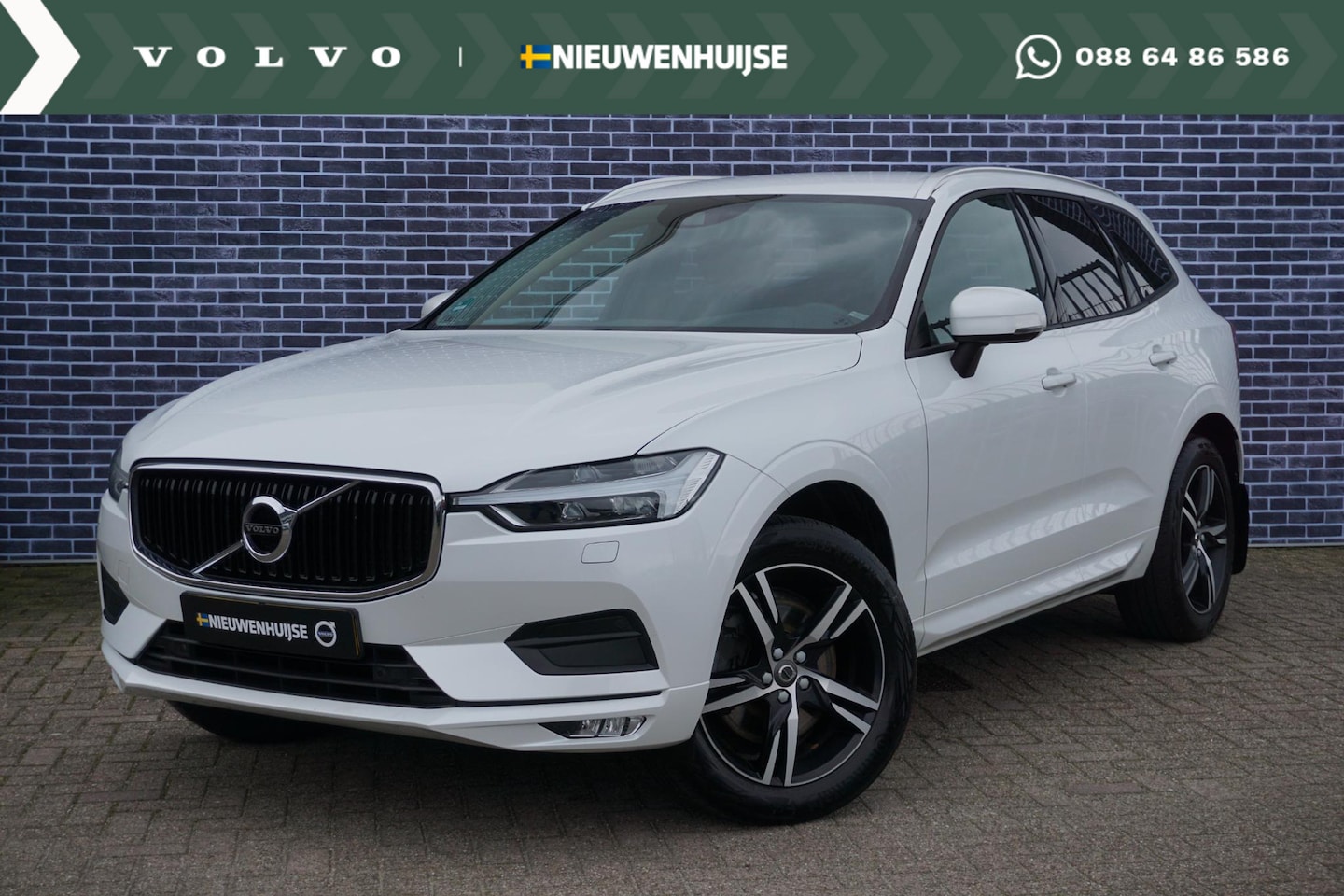 Volvo XC60 - 2.0 D4 Momentum | Trekhaak | Leder | Camera | Stuur+Stoel verwarming | Carplay | NAvigatie - AutoWereld.nl