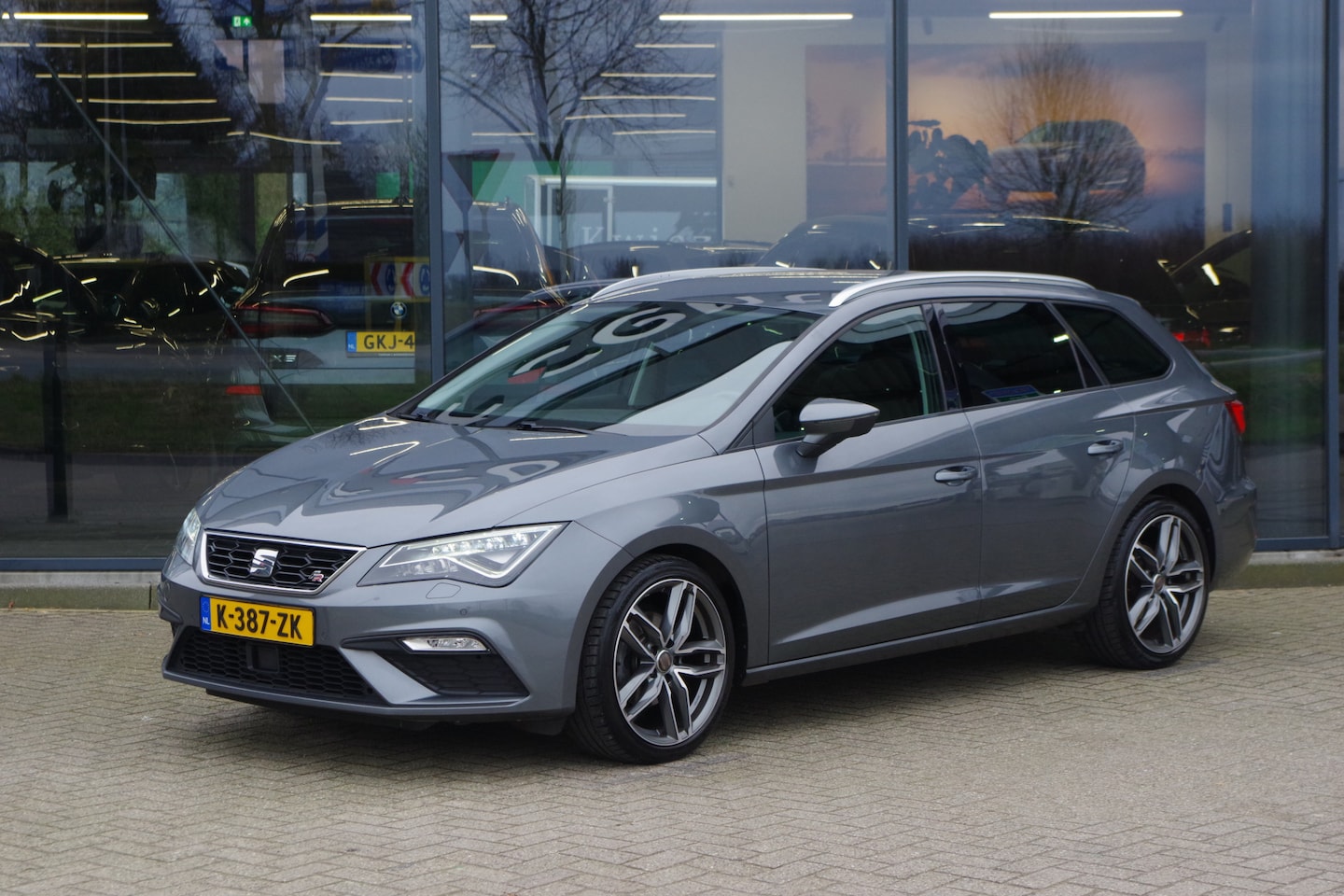 Seat Leon ST - 1.4 EcoTSI FR Business Intense 1.4 EcoTSI 150 PK FR Business Intense, Camera, Navigatie, Carplay, Stoelverwarming - AutoWereld.nl