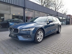 Volvo V60 - 2.0 B3 Automaat Momentum Achterruitrij camera Clima Cruise PDC Stuurverwarming Stoelverwar