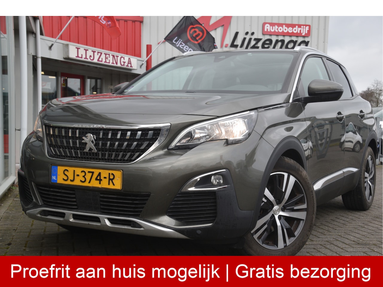 Peugeot 3008 - 1.2 PureTech Allure Carplay | Navi | Leer | Pano dak | Trekhaak | PDC - AutoWereld.nl