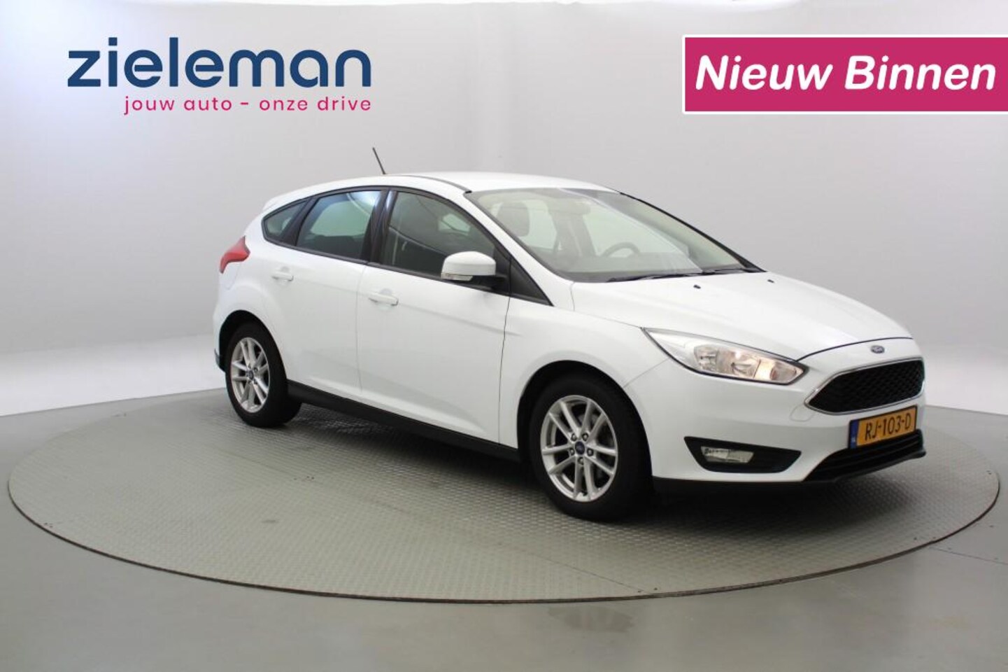 Ford Focus - 1.0 First Edition - Navi, Cruise - AutoWereld.nl