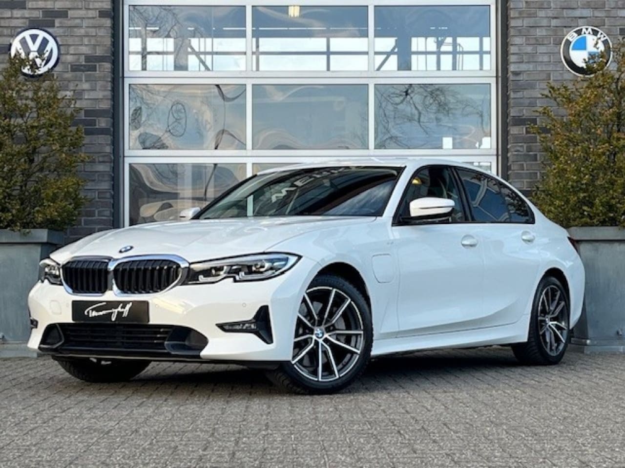 BMW 3-serie - 330E 252PK SPORTLINE - LEDER - ORG. NL. -  STOELVERW. - AutoWereld.nl