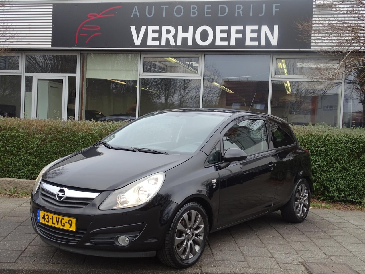 Opel Corsa - 1.2-16V '111' Edition - AUTOMAAT - NAP KM STAND - CRUISE - AIRCO - VOLLEDIG ONDERHOUD AANW - AutoWereld.nl