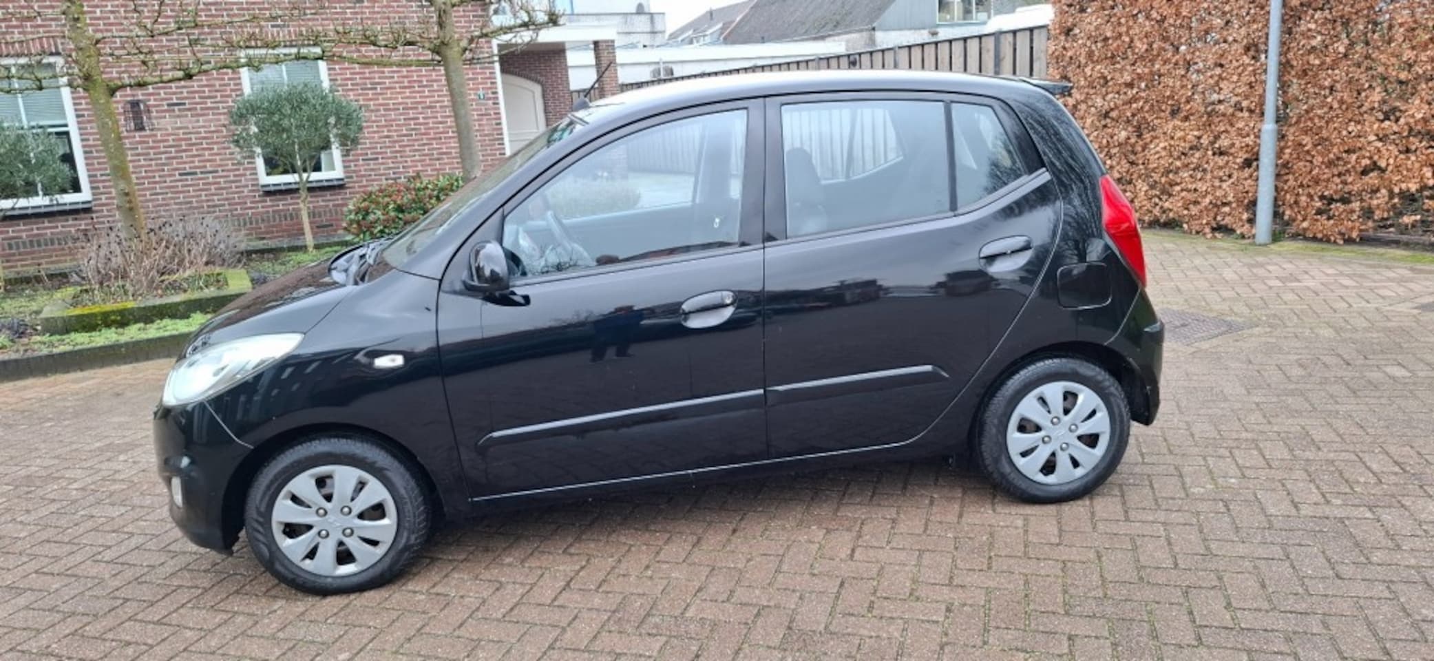 Hyundai i10 - Drive en Cool. Prachtige en zeer goed onderhouden auto! - AutoWereld.nl