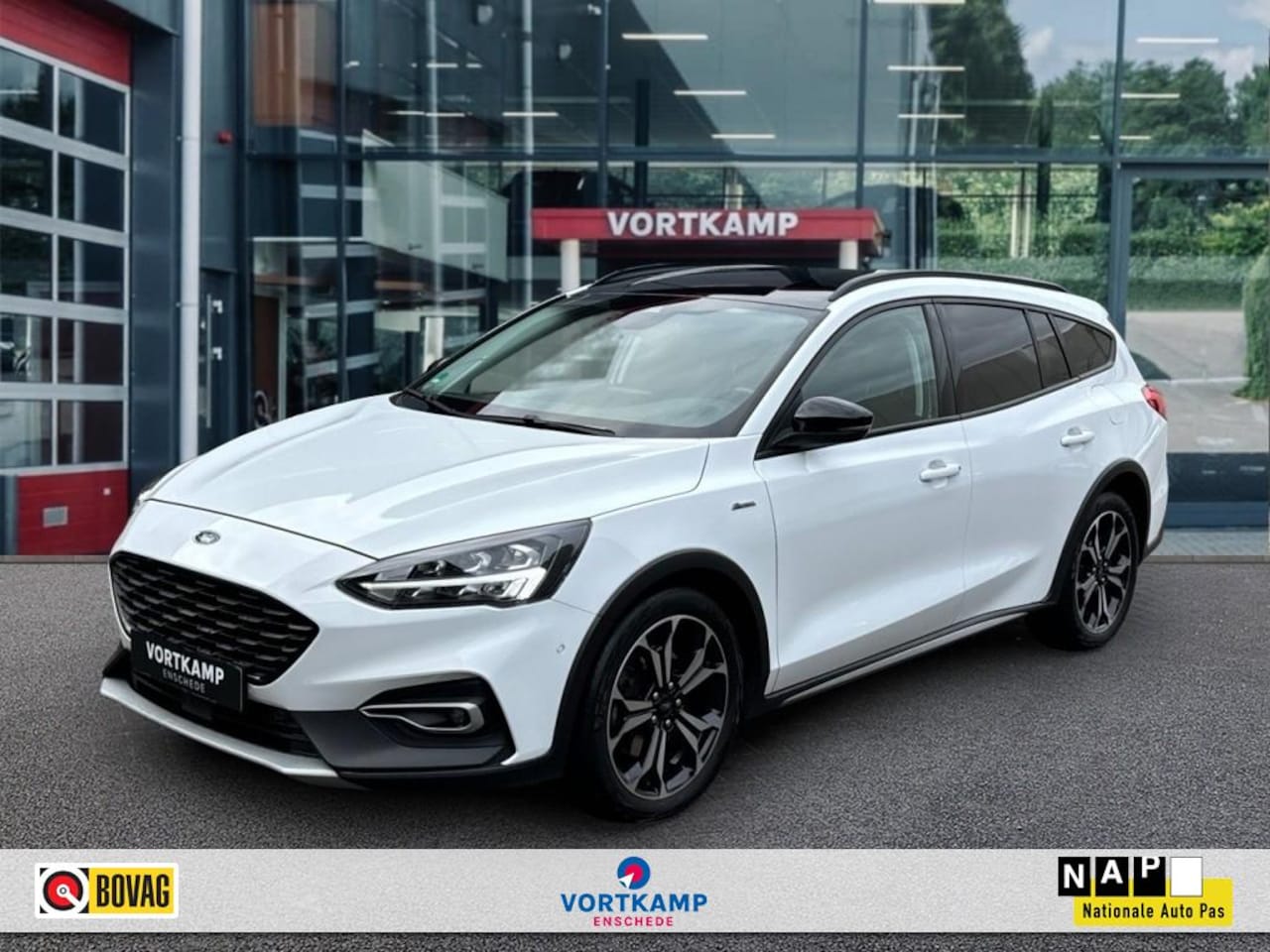 Ford Focus - 1.5 ACTIVE CAMERA/TREKHAAK/ACC/NAVI/STOELVERW - AutoWereld.nl