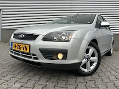 Ford Focus - 1.6-16V Titanium. Mooie focus Voorzien van 4 nieuwe allseason banden en lange apk Rijdt en