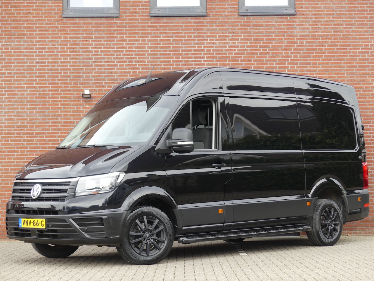 Volkswagen Crafter - 35 2.0 TDI L3H3 Camera/Trekhaak/3000KG trekgewicht - AutoWereld.nl