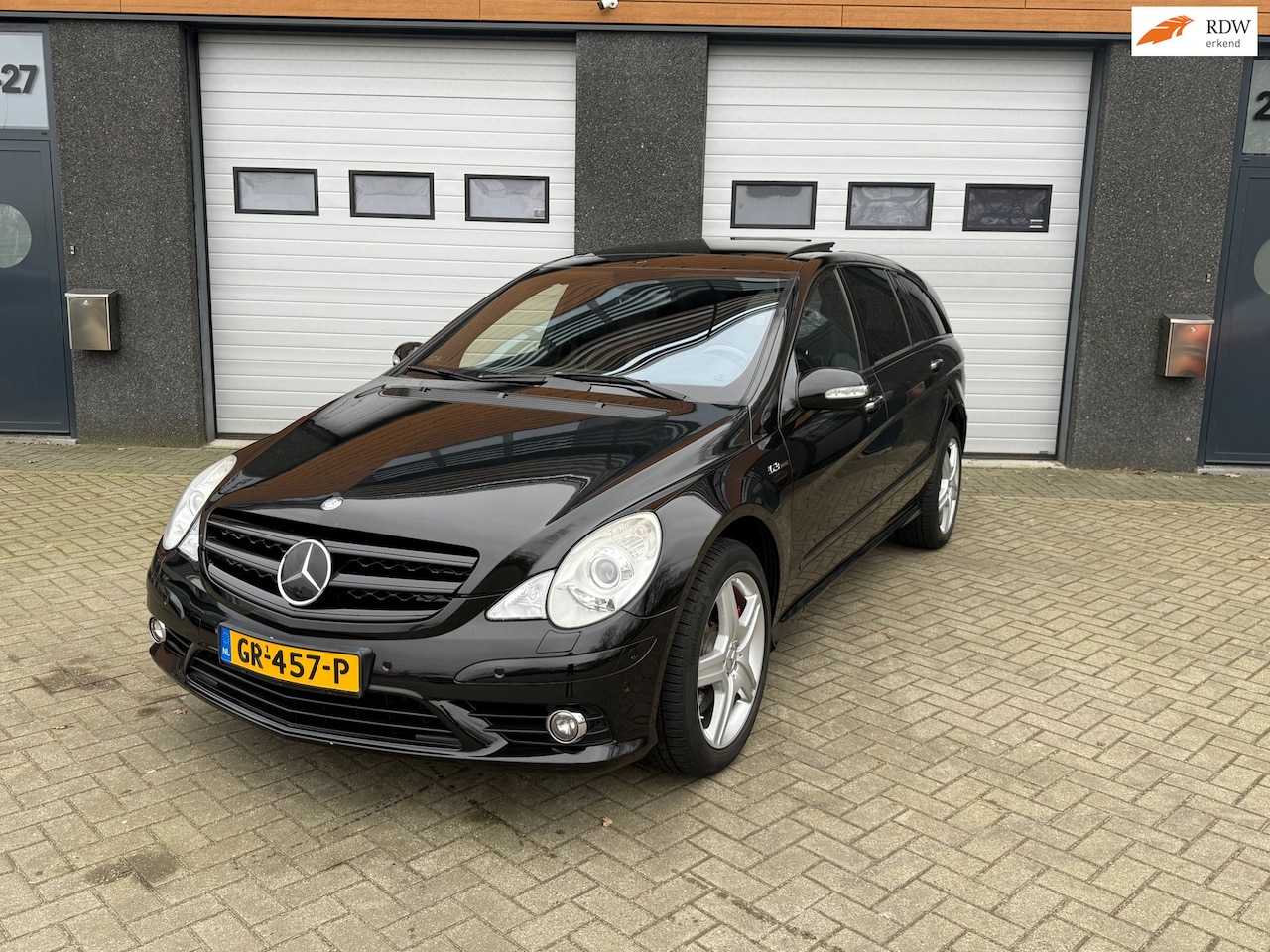 Mercedes-Benz R-klasse - AMG 63 Lang PANO/CLIMA/6 PERSOONS - AutoWereld.nl