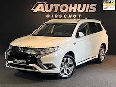 Mitsubishi Outlander - 2.4 PHEV Intense Camera/Stoelverwarming/Standkachel/Navi/Clima