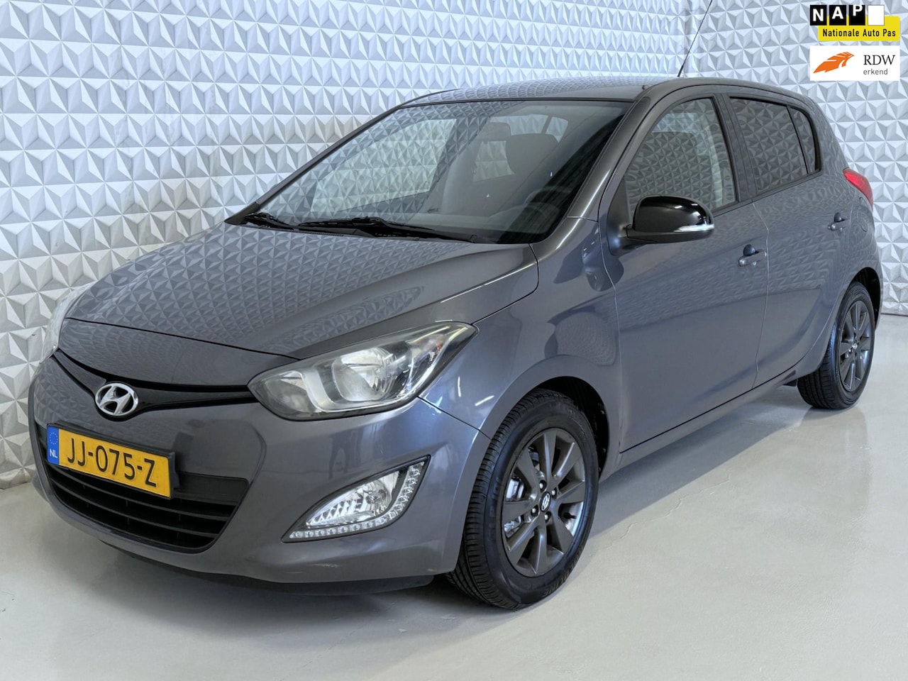 Hyundai i20 - 1.2i Business Edition Airco Cruise / 156.000km (2014) - AutoWereld.nl