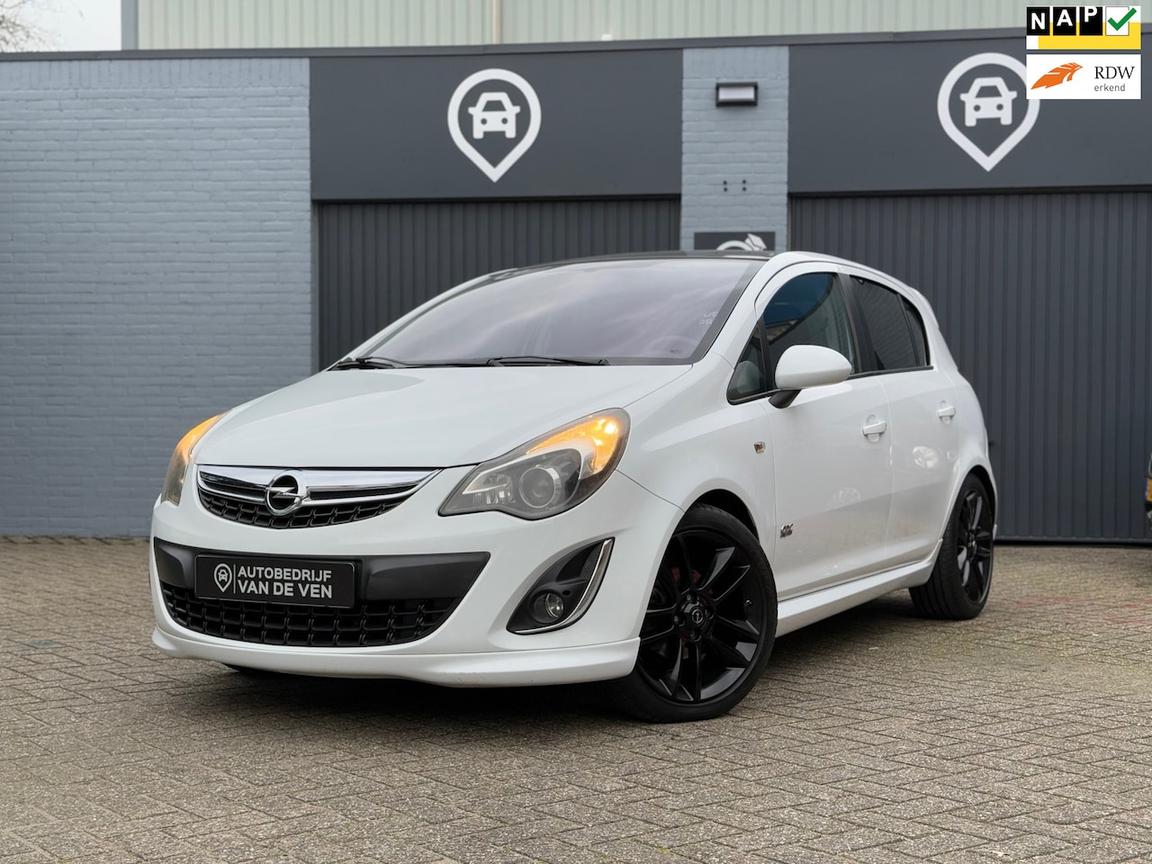 Opel Corsa - 1.4-16V OPC Line | Pano | Navi | Nieuwe APK - AutoWereld.nl