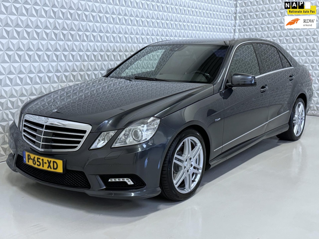 Mercedes-Benz E-klasse - 350 V6 + AMG SPORT PAKKET (2009) - AutoWereld.nl