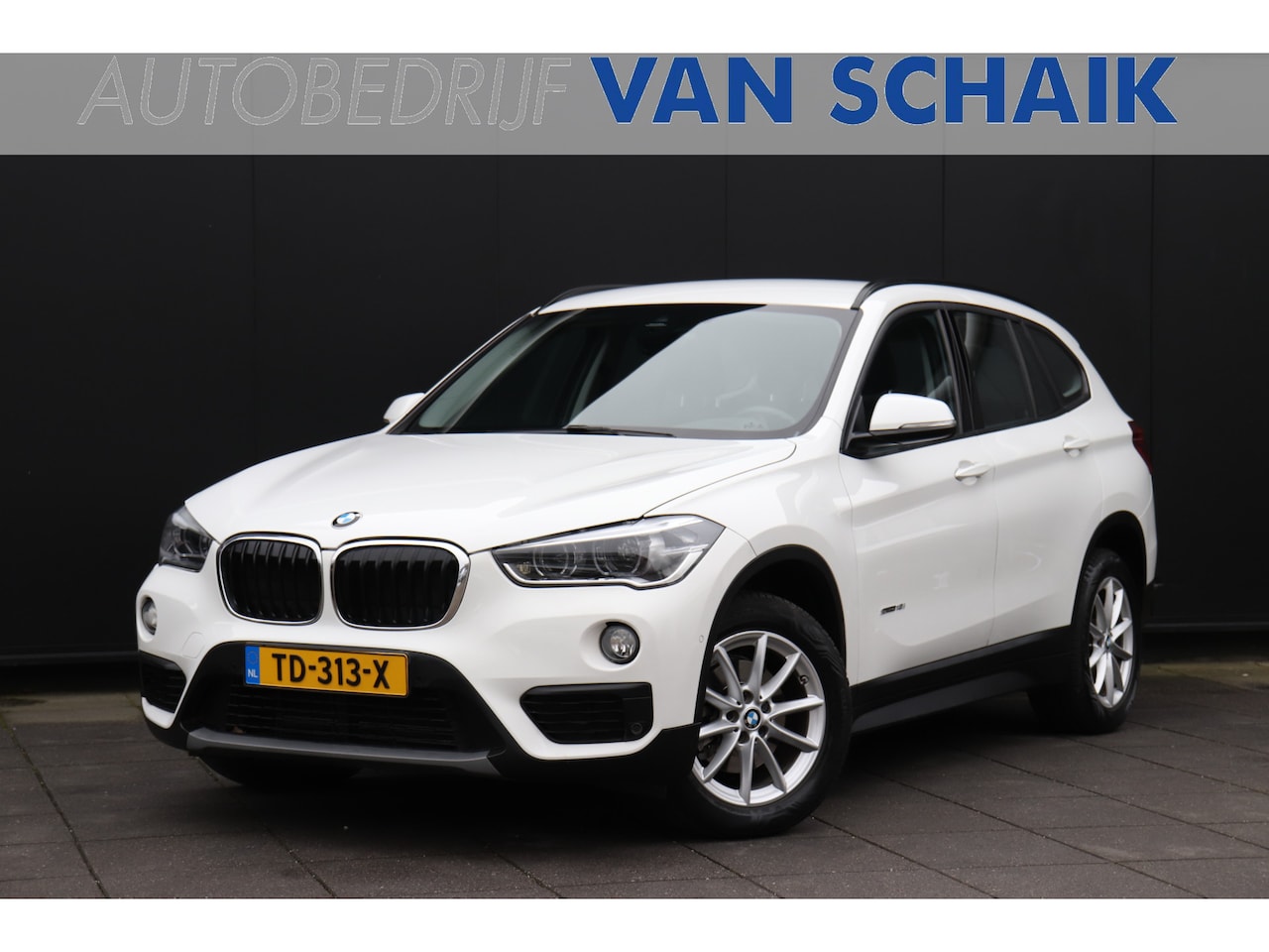 BMW X1 - sDrive18i Executive | PDC | TREKHAAK | LMV | CRUISE | NAVI | - AutoWereld.nl