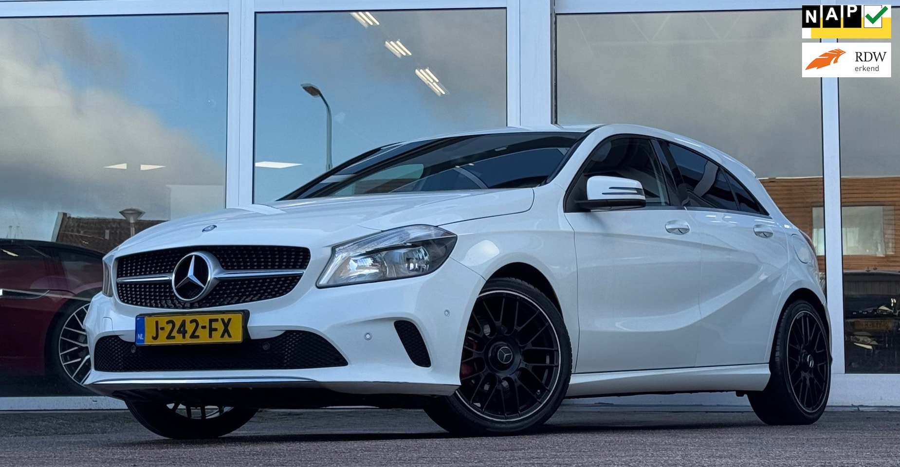 Mercedes-Benz A-klasse - 180 d Ambition Navi stoelverwarming Mooi - AutoWereld.nl