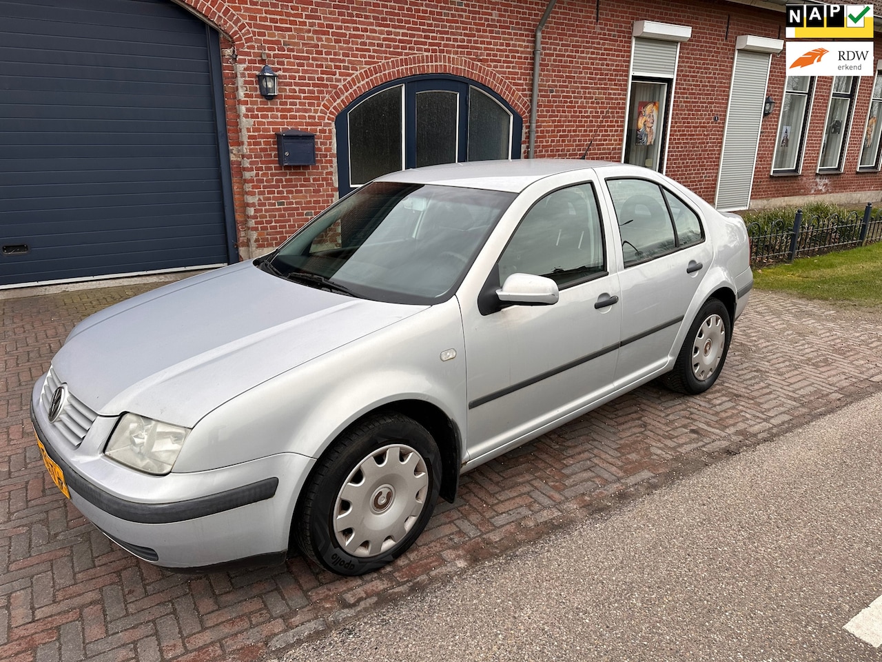 Volkswagen Bora - 1.6 Trendline apk t/m 31-05-2025 - AutoWereld.nl