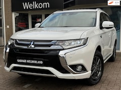 Mitsubishi Outlander - PHEV Pure+ | Volleder | Navi | Pano | Camera | Cruise | Climate | Full-Option's