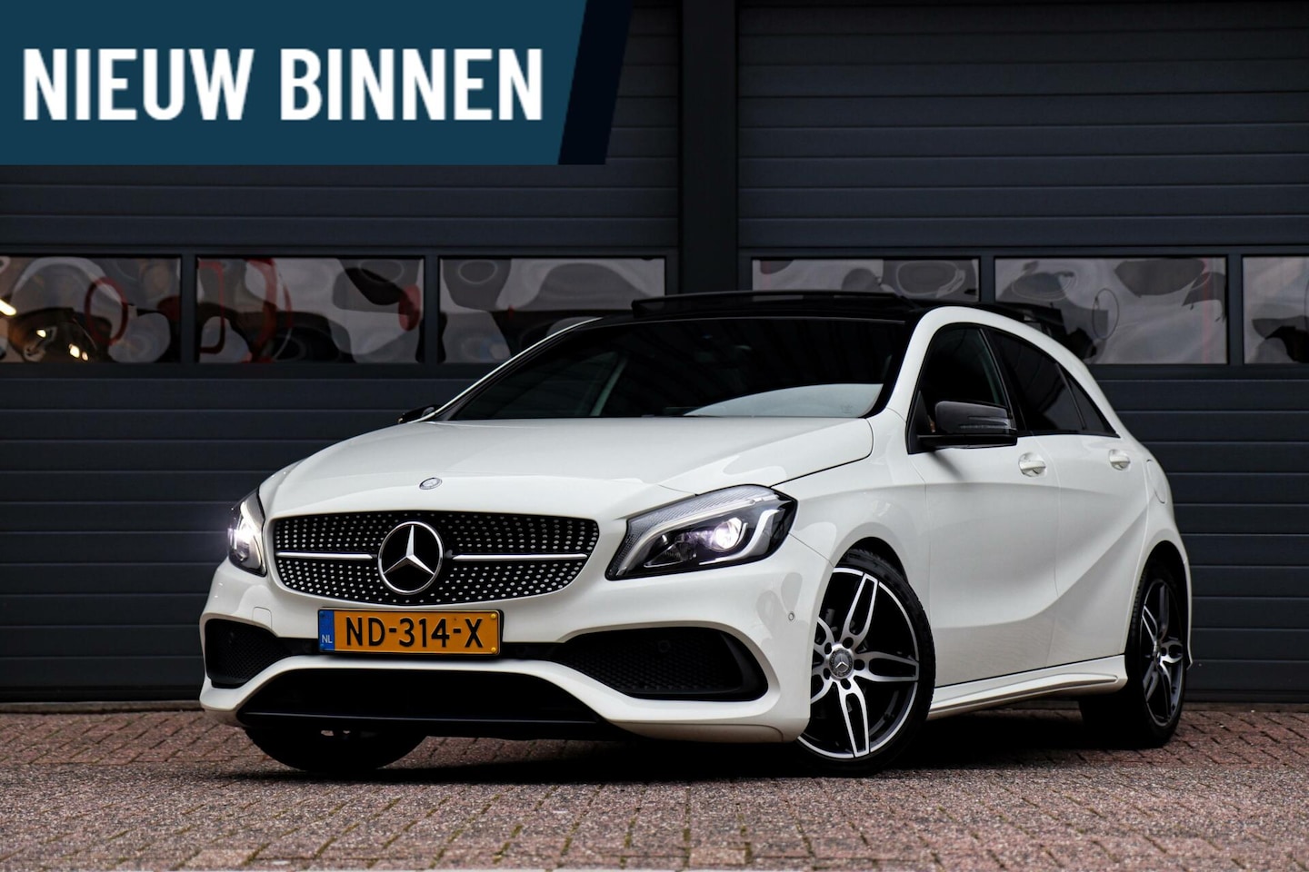 Mercedes-Benz A-klasse - 180 AMG-Pakket /LED/PANODAK/STOELVERW./CARPLAY/PDC V+A/CRUISE! - AutoWereld.nl