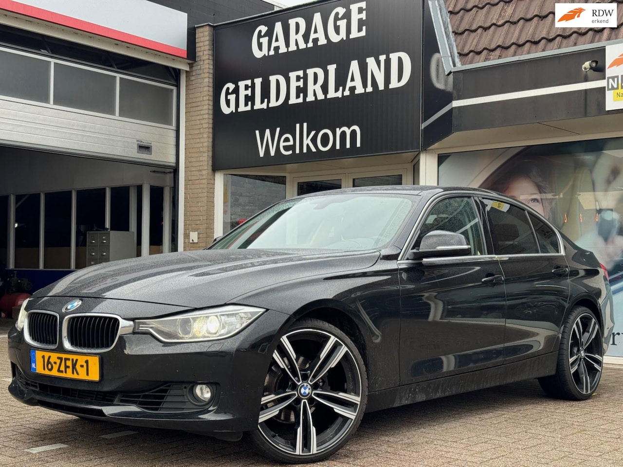 BMW 3-serie - 320i High Executive | Volleder | Navi | Cruise | Climate | Full-Option - AutoWereld.nl