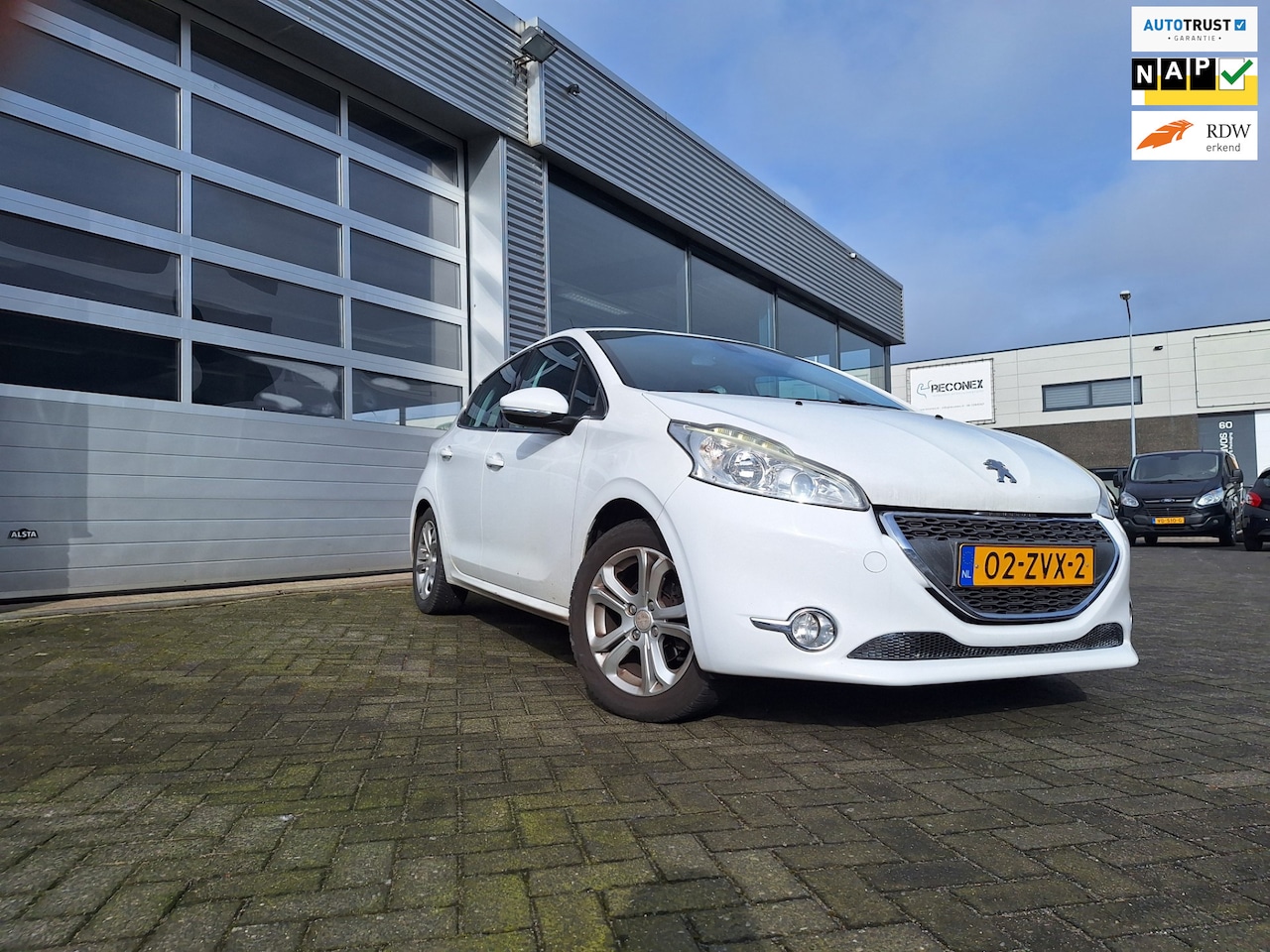 Peugeot 208 - 1.2 VTi Allure*NIEUW BINNEN/NOG POETSEN*Ecc*cruise* - AutoWereld.nl