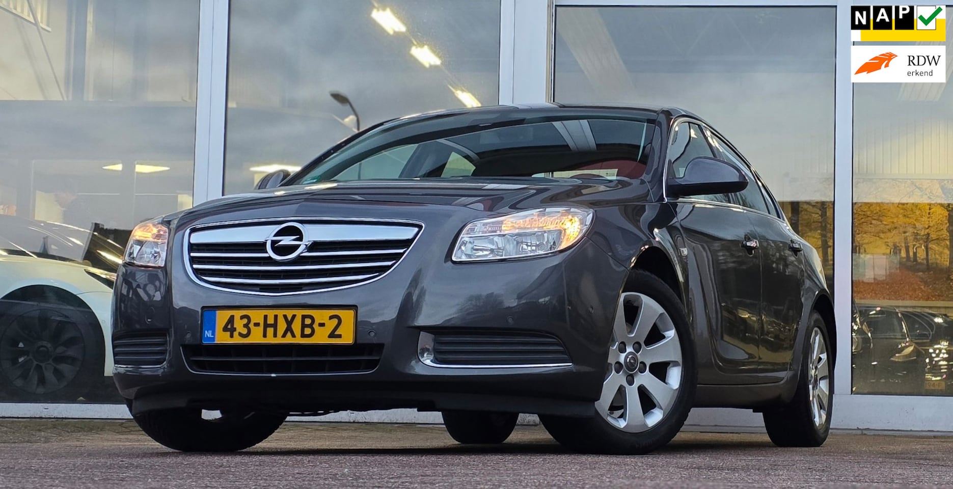 Opel Insignia - 1.8 Edition 2e Eigenaar 100% Onderhouden Trekhaak Mooi! - AutoWereld.nl