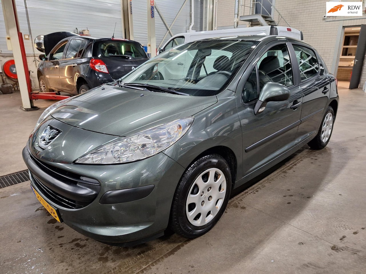 Peugeot 207 - 1.4-16V XR Airco/5deurs/trekhaak - AutoWereld.nl