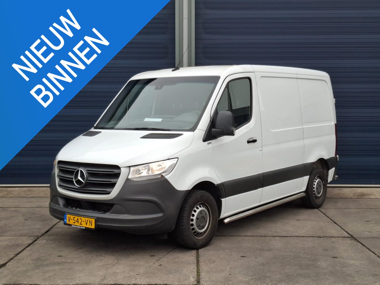 Mercedes-Benz Sprinter - 211 2.2 CDI L1H1 AUTOMAAT / AIRCO / 3 ZITS / N.A.P / TREKHAAK - AutoWereld.nl