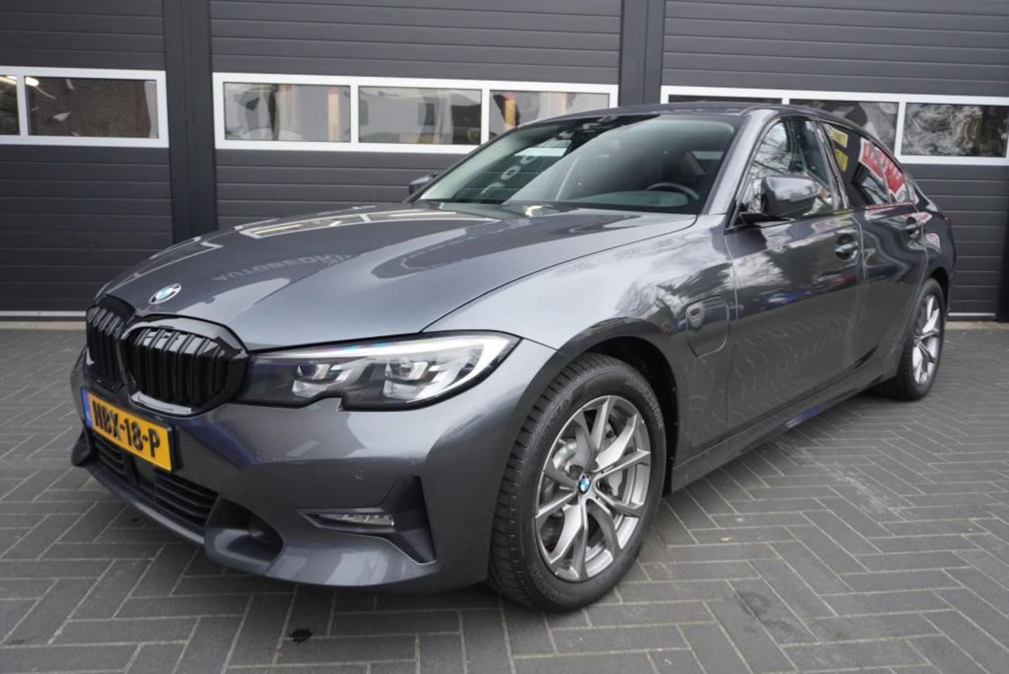 BMW 3-serie - 330e Aut/Elek.Trekhaak/Airco/Navi/CC/Park.sensoren - AutoWereld.nl