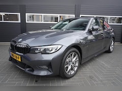 BMW 3-serie - 330e Aut/Elek.Trekhaak/Airco/Navi/CC/Park.sensoren