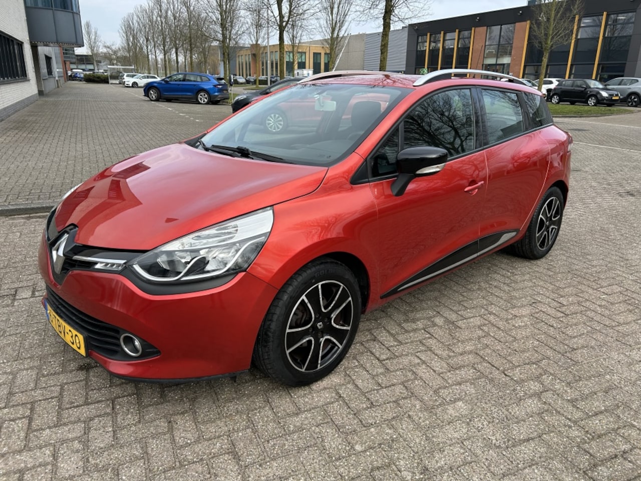 Renault Clio Estate - 0.9 TCe Dynamique NAVI PDC CRUISE TRHK NAP! - AutoWereld.nl