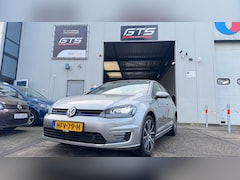 Volkswagen Golf - 1.4 TSI GTE Connected Series