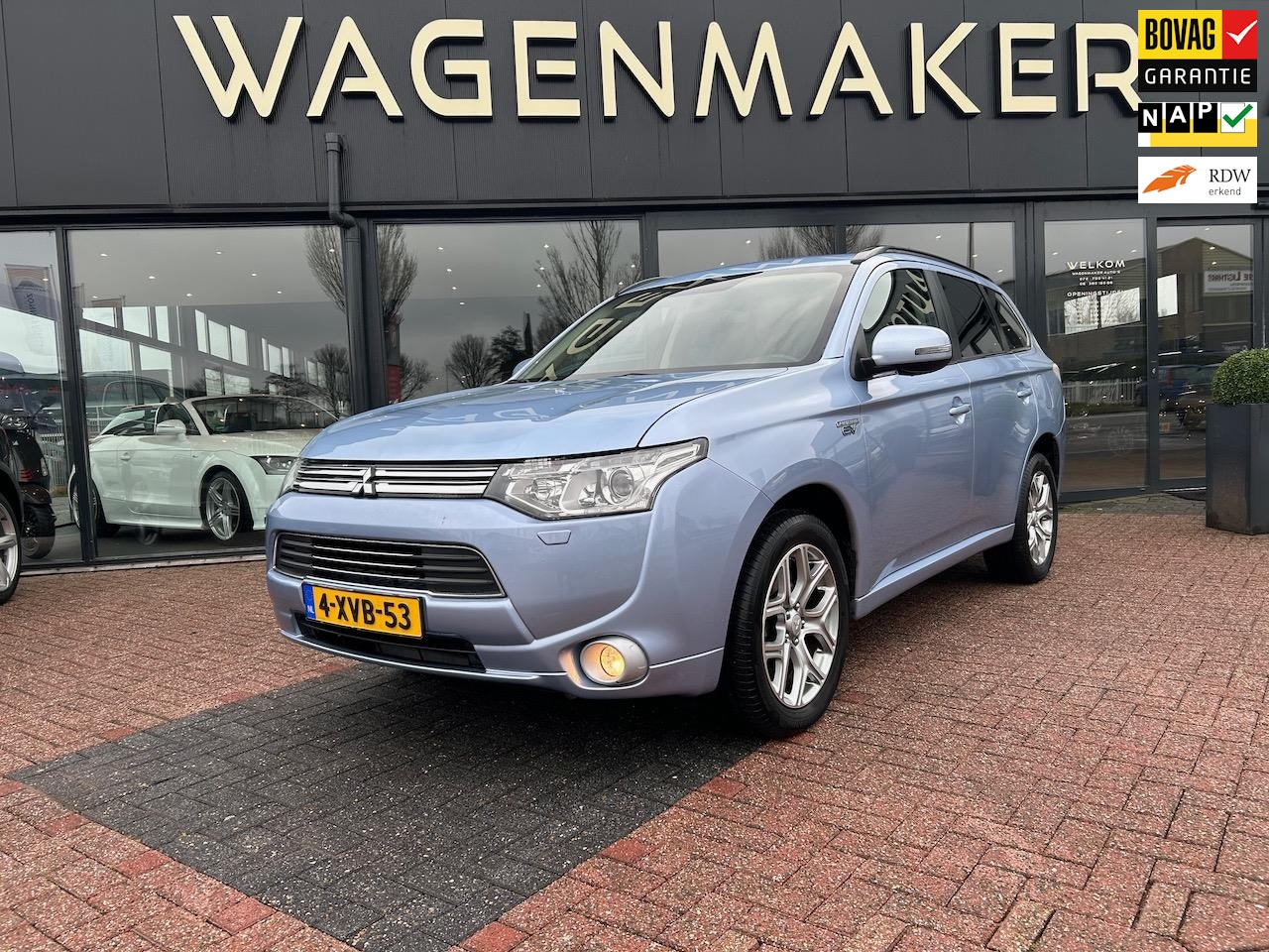 Mitsubishi Outlander - 2.0 PHEV Exec Edition NAVI|Cam|Trekhaak - AutoWereld.nl