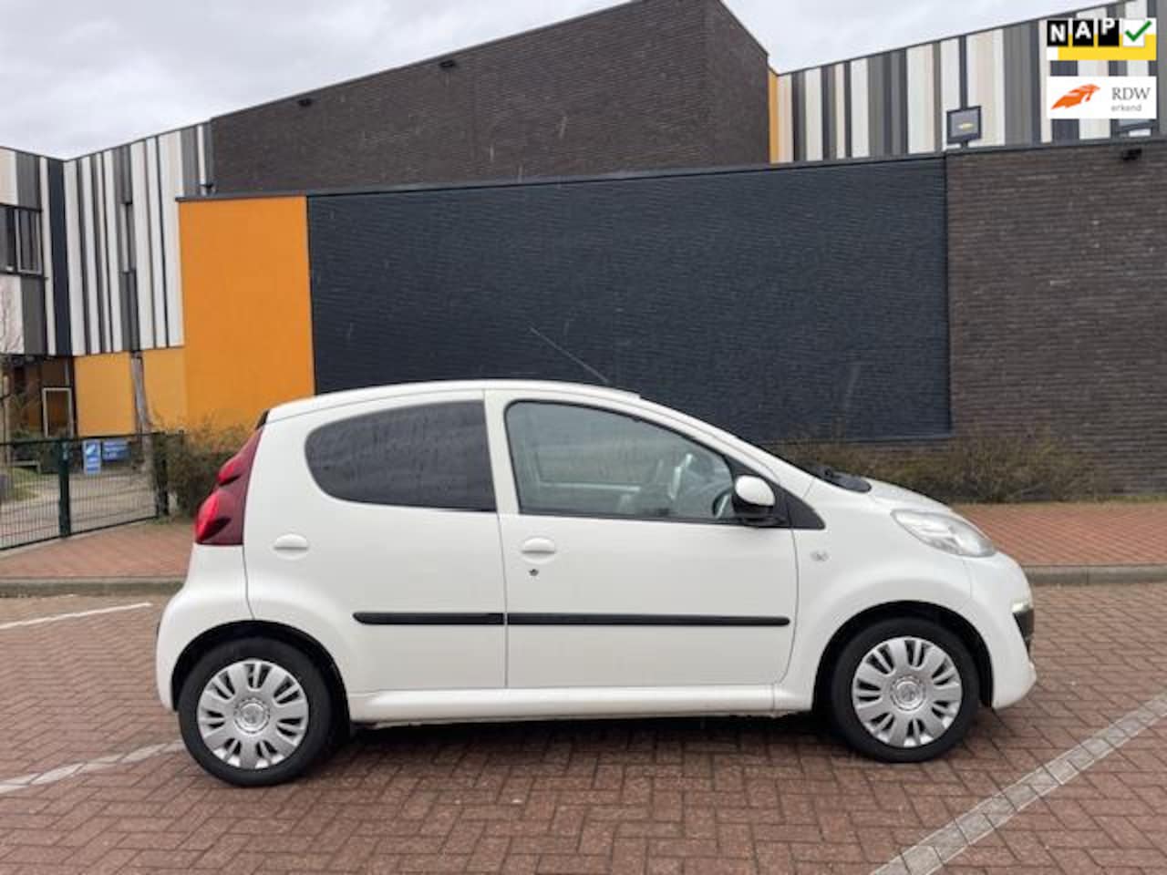 Peugeot 107 - 1.0 Active 1.0 Active - AutoWereld.nl