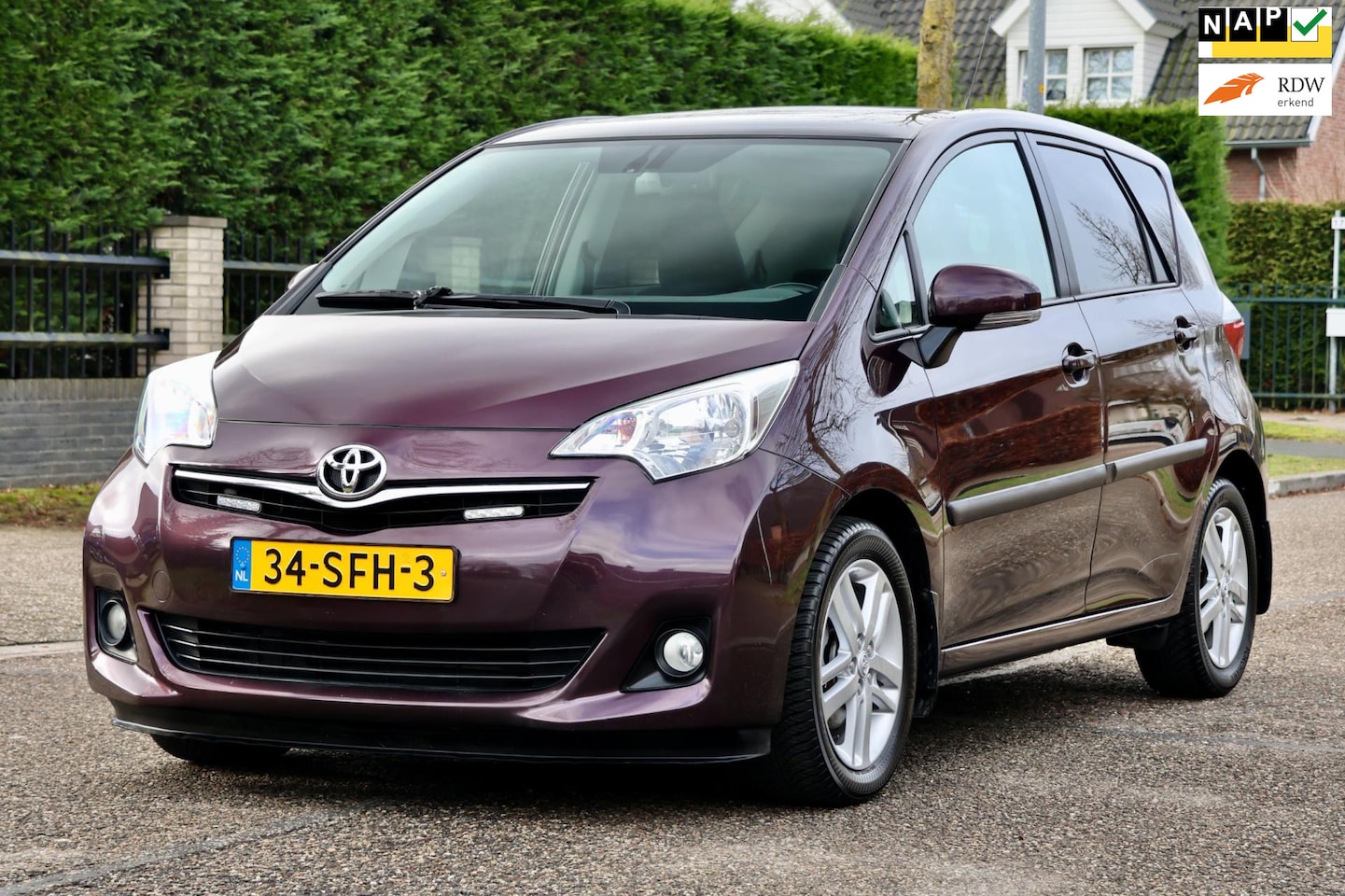 Toyota Verso S - 1.3 VVT-i Dynamic | AUTOMAAT | PANO | NAVI | CRUISE | CLIMA | TREKHAAK | NAP | ZEER MOOIE - AutoWereld.nl