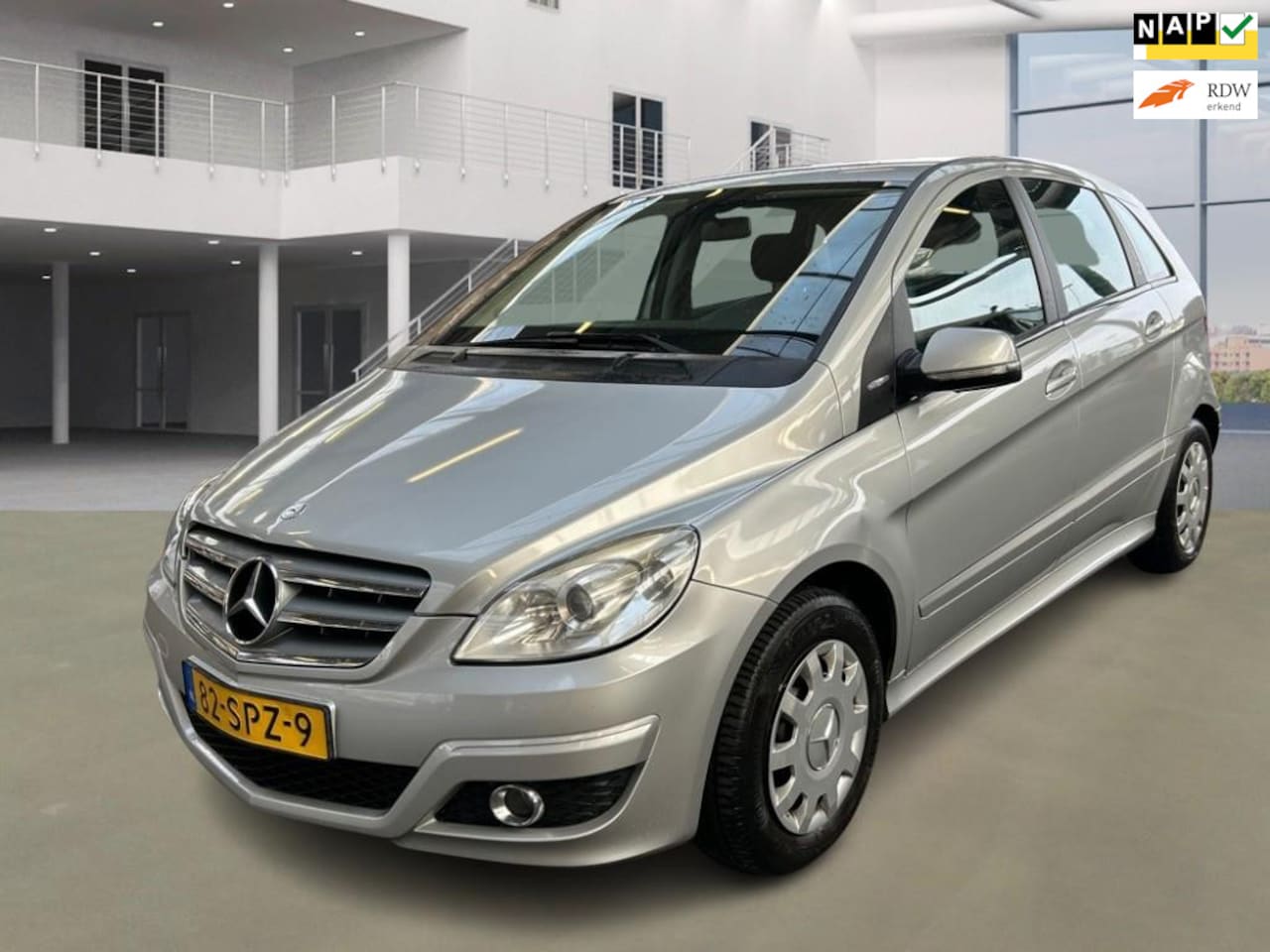 Mercedes-Benz B-klasse - 180 BlueEFFICIENCY Business CLass 180 BlueEFFICIENCY Business CLass - AutoWereld.nl