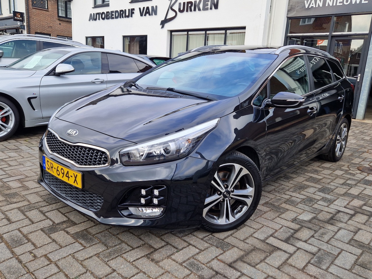 Kia Cee'd Sportswagon - 1.0 T-GDi GT-Line Edition 1.0 T-GDi GT-Line Edition,Panoramadak,Stuurverwarming,Stoelverwarming,Navigatie - AutoWereld.nl