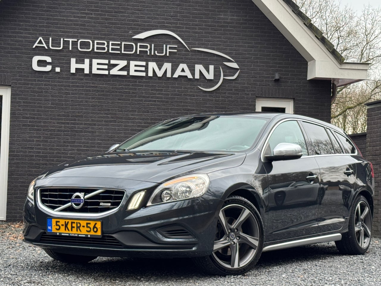 Volvo V60 - 1.6 T3 R-Design Navigatie Half Leer Cruise Control AFN Trekhaak - AutoWereld.nl