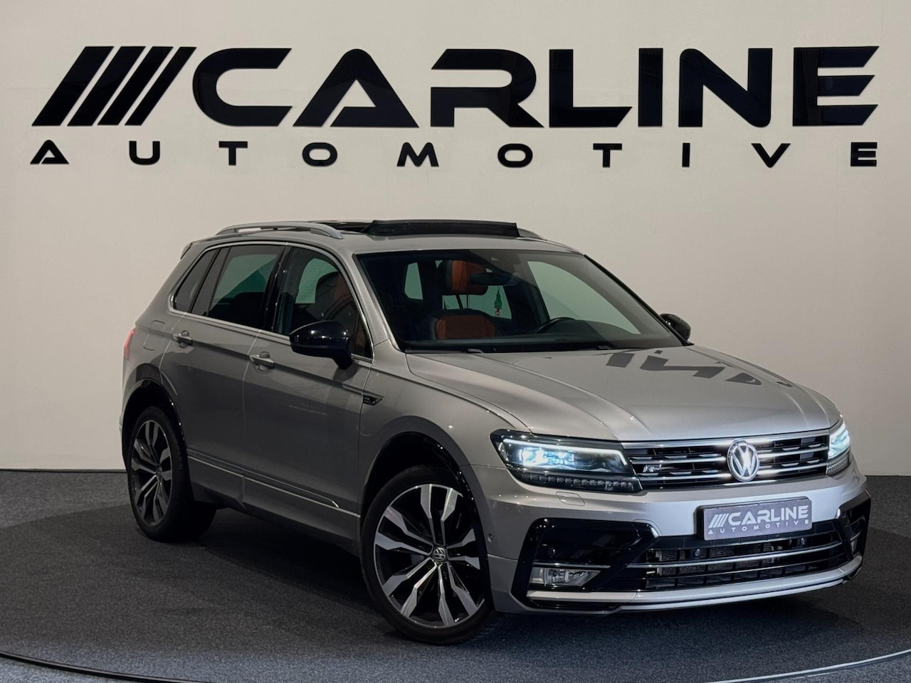 Volkswagen Tiguan - 2.0 TSI 4Motion Highline R-LINE PANORAMA VIRTUAL ACC ASSIST KEYLESS GARANTIE NAP APK - AutoWereld.nl