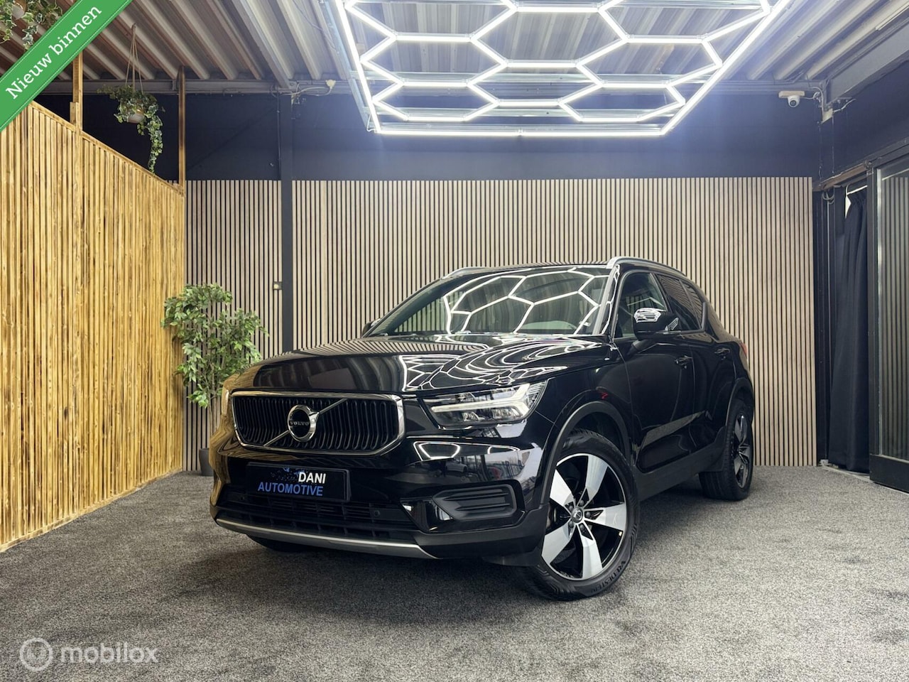 Volvo XC40 - 1.5 T3 Momentum Pro|LED|NAVI|Leer|PDC|blind spot| - AutoWereld.nl