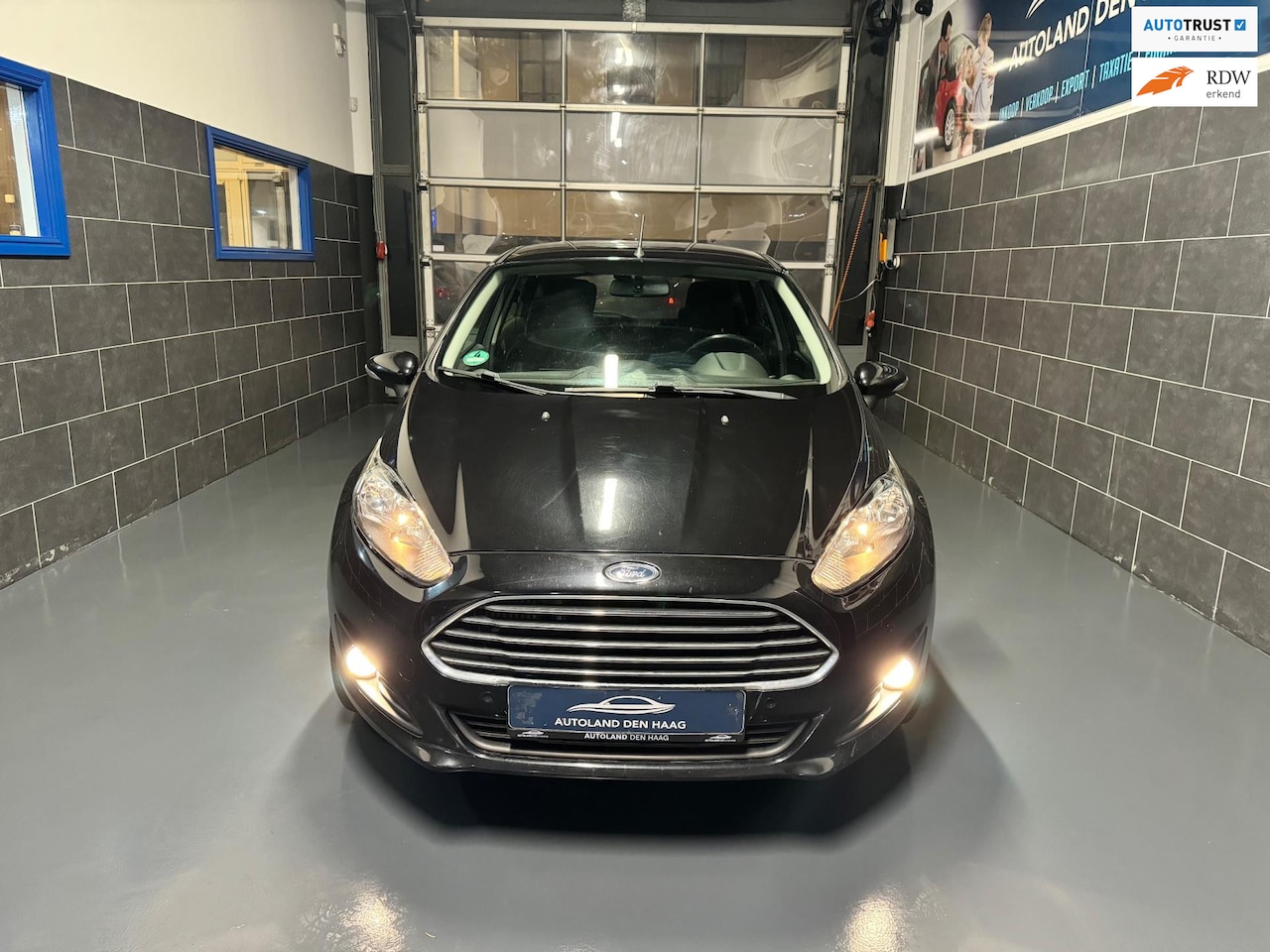 Ford Fiesta - 1.0 EcoBoost Titanium - Automaat - PDC - Airco - Elektr spiegels - Sfeerverlichting - NAP - AutoWereld.nl