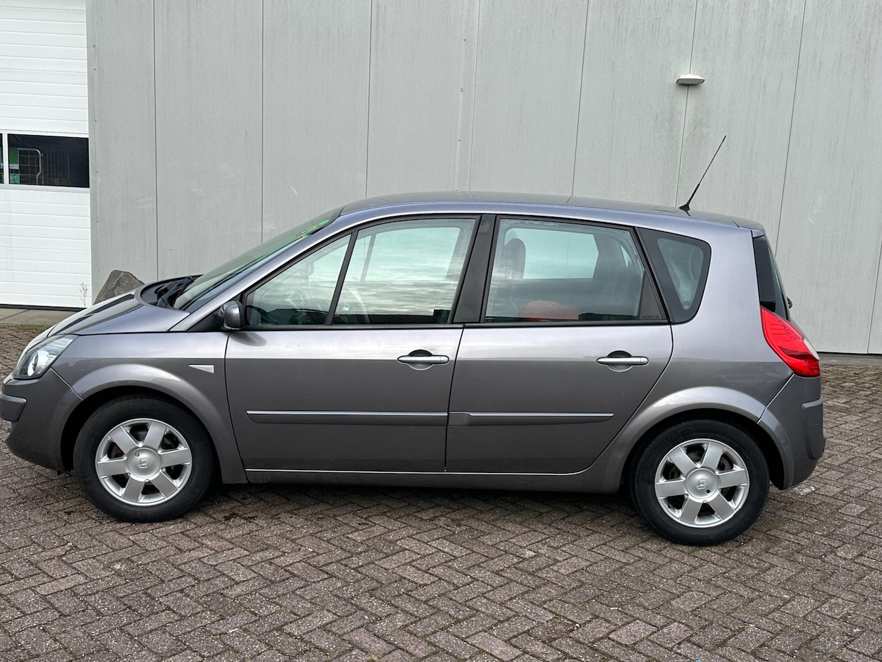 Renault Scénic - 1.6-16V Business Line 1.6-16V Business Line - AutoWereld.nl