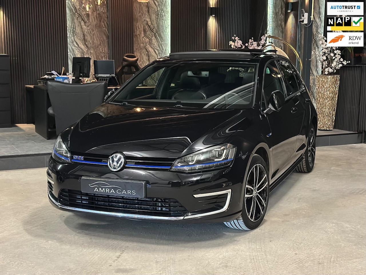 Volkswagen Golf - 1.4 TSI GTE|PANO|LEDER|BOMVOL - AutoWereld.nl