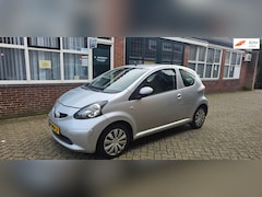 Toyota Aygo - 1.0-12V + Automaat elektrisch pakket slechts 134dkm