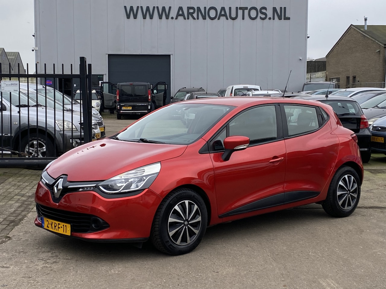 Renault Clio - 0.9 TCe Expression 0.9 TCe Expression 5-DEURS, AIRCO, CRUISE CONTROL, GROOT NAVIGATIE, BLUETOOTH-RADIO-USB-AU - AutoWereld.nl