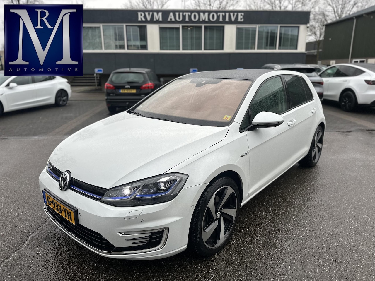 Volkswagen e-Golf - e-Golf | VIRTUAL DASH | STOELVERWARMING | CAMERA | WARMTEPOMP | TREKHAAK | DYNAMISCHE VERL - AutoWereld.nl