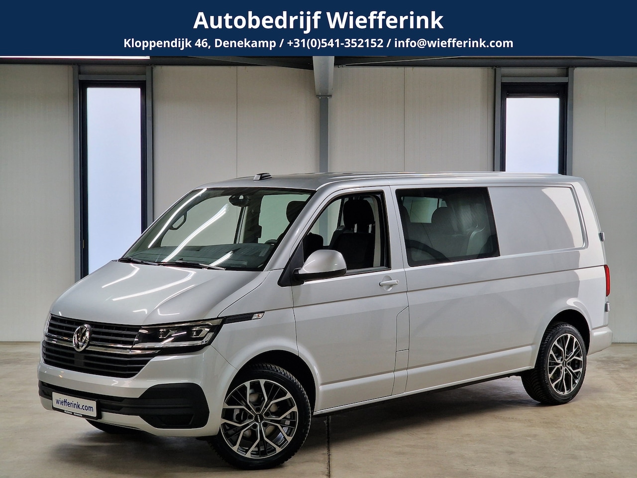 Volkswagen Transporter - 2.0 TDI L2H1 30 DC DSG | Navi | Apple carplay | LED | PDC achter - AutoWereld.nl