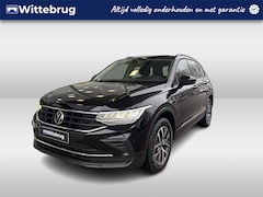 Volkswagen Tiguan - 1.4 TSI 245pk DSG eHybrid Life / Head-up Display / Digital Cockpit Pro / Stuur + Stoelverw