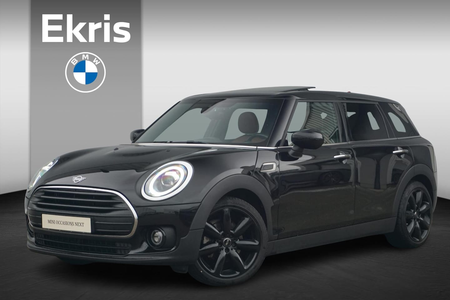 MINI Clubman - Cooper Chili / 18'' LM Star Spoke zwart / PDC voor + achter / Apple Carplay - AutoWereld.nl